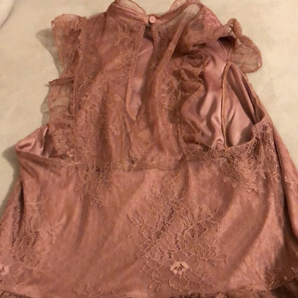 NWOT Express Dusty Rose Lace Top - Picture 3 of 5